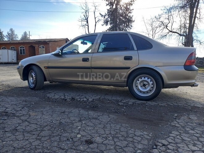 Opel Vectra 1997, 474,521 km - 1.6 l - Qax