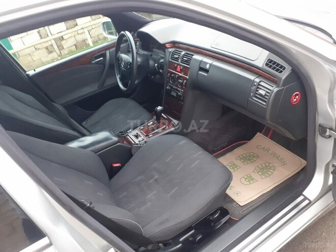 Mercedes E 270 2000, 580,000 km - 2.7 l - Biləsuvar