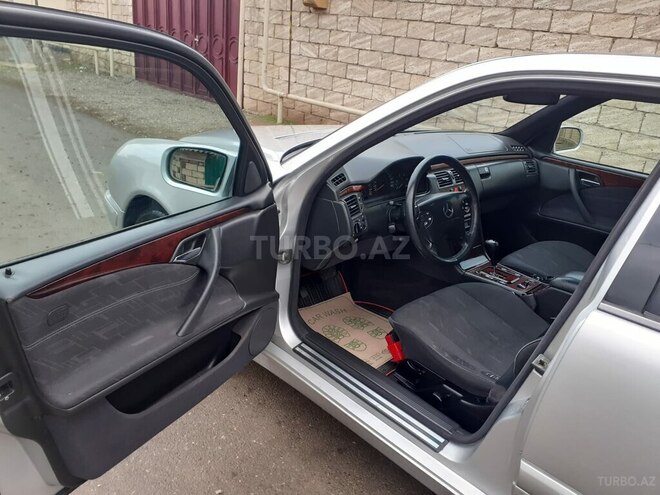 Mercedes E 270 2000, 580,000 km - 2.7 l - Biləsuvar