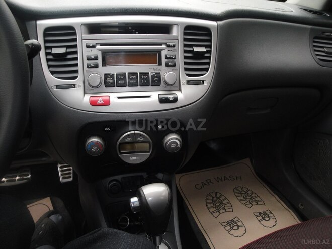 Kia Rio-12