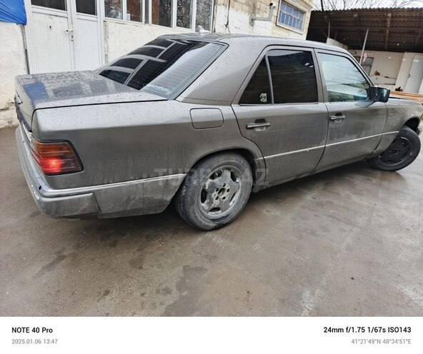 Mercedes C 300 1988, 280,000 km - 3.0 л - Quba