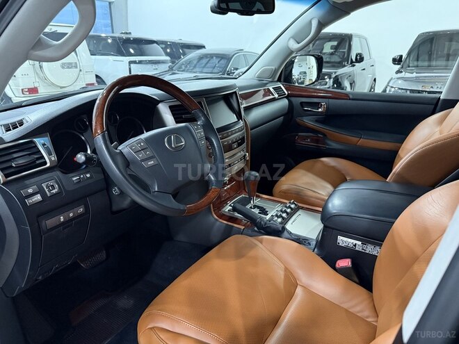 Lexus LX 570-13
