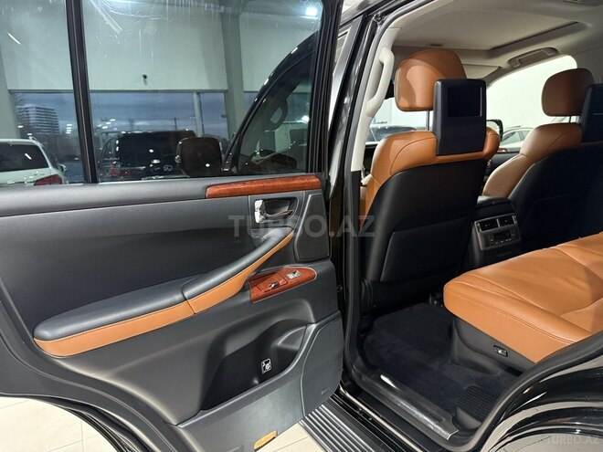 Lexus LX 570-16