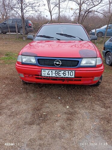 Opel Astra 1995, 423,800 km - 1.8 l - Şəki