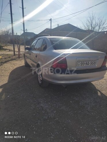 Opel Vectra 1998, 200,000 km - 1.8 l - Bakı