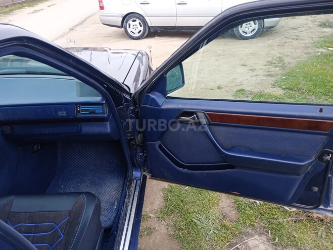 Mercedes E 220 1995, 701,300 km - 2.2 l - Bakı