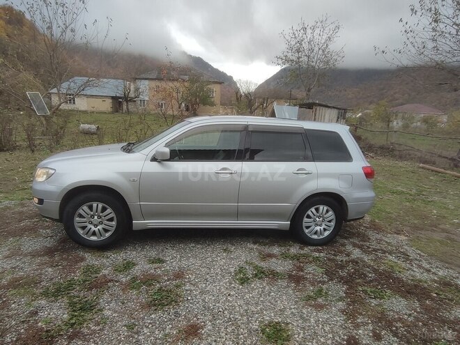 Mitsubishi Airtrek 2002, 360,000 km - 2.0 l - Quba