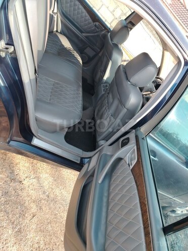Mercedes E 240 1999, 450,300 km - 2.4 l - Qəbələ