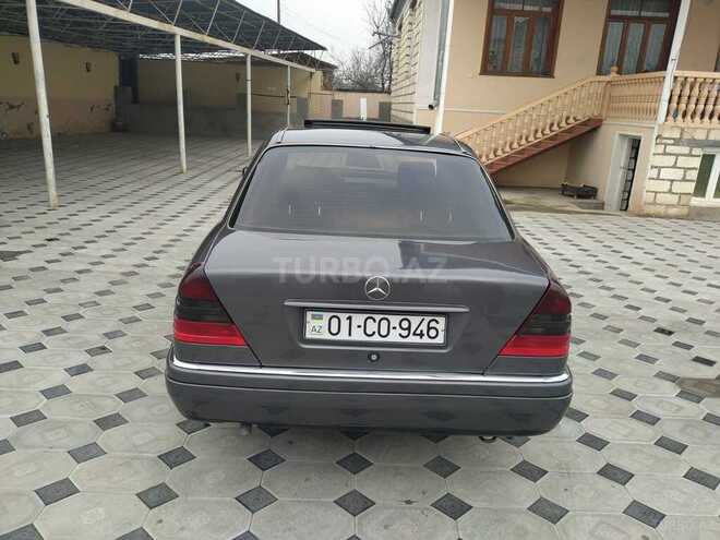 Mercedes C 200 1995, 303,000 km - 2.0 л - Qazax