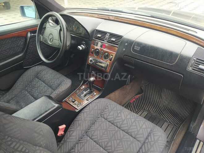 Mercedes C 200 1995, 303,000 km - 2.0 л - Qazax