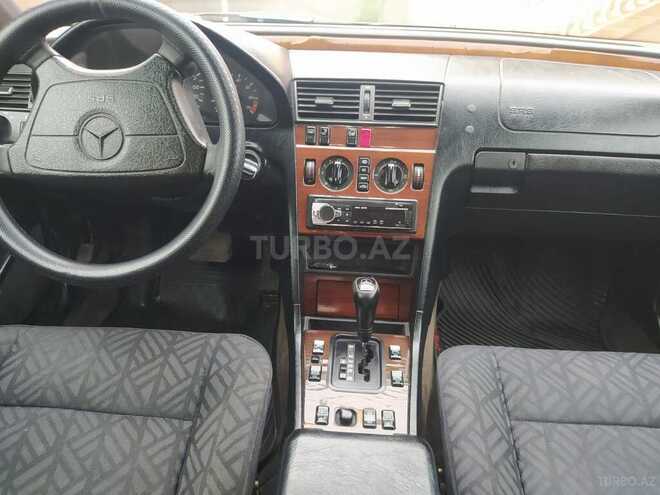 Mercedes C 200 1995, 303,000 km - 2.0 л - Qazax
