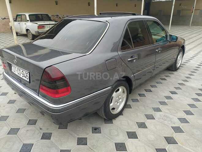 Mercedes C 200 1995, 303,000 km - 2.0 л - Qazax