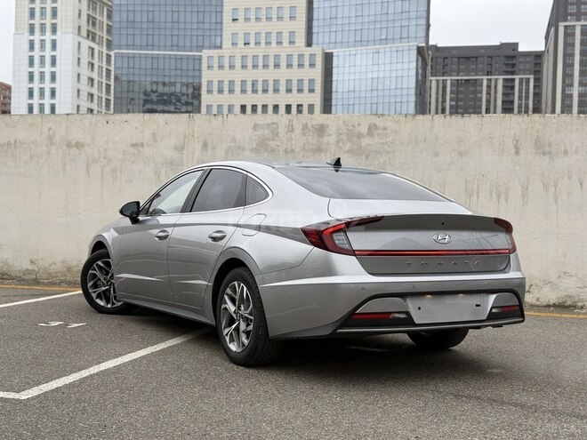 Hyundai Sonata-4