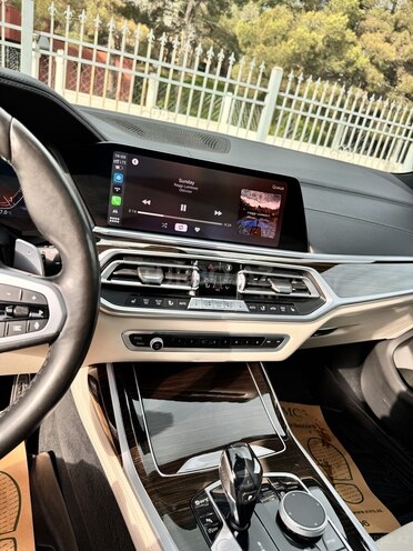 BMW X7-18