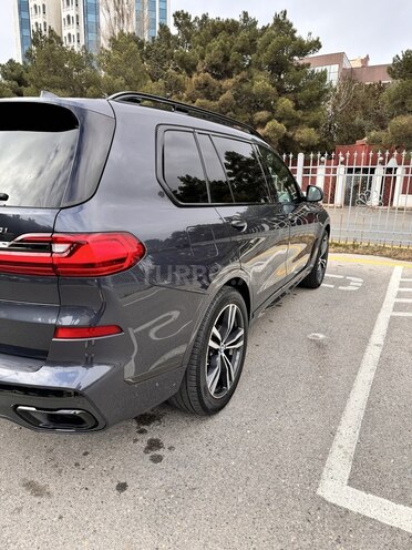 BMW X7-4