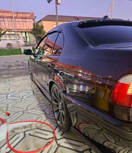 BMW 528 2003, 320,000 km - 2.5 l - Bakı