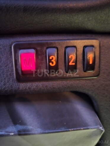 BMW 528 2003, 320,000 km - 2.5 l - Bakı