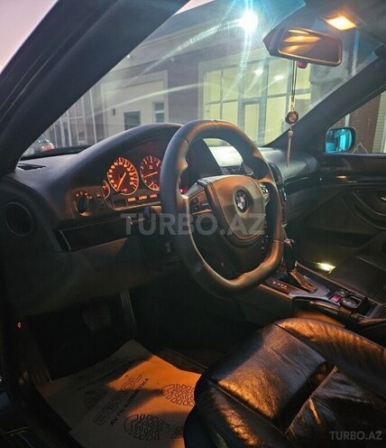 BMW 528 2003, 320,000 km - 2.5 l - Bakı