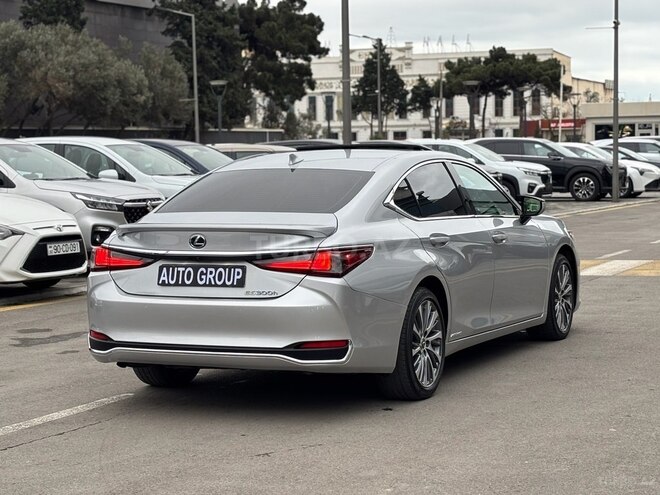 Lexus ES 300h 2021, 26,000 km - 2.5 л - Bakı