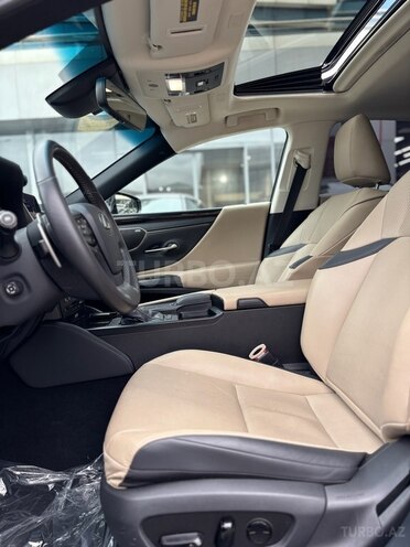 Lexus ES 300h 2021, 26,000 km - 2.5 л - Bakı