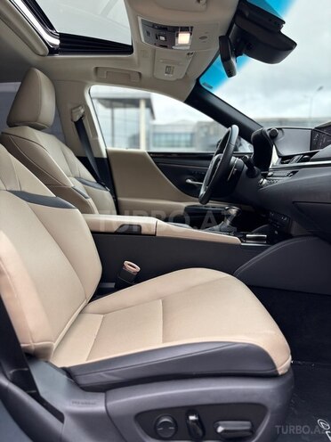 Lexus ES 300h 2021, 26,000 km - 2.5 л - Bakı