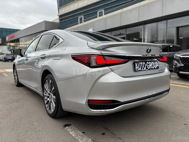 Lexus ES 300h 2021, 26,000 km - 2.5 л - Bakı