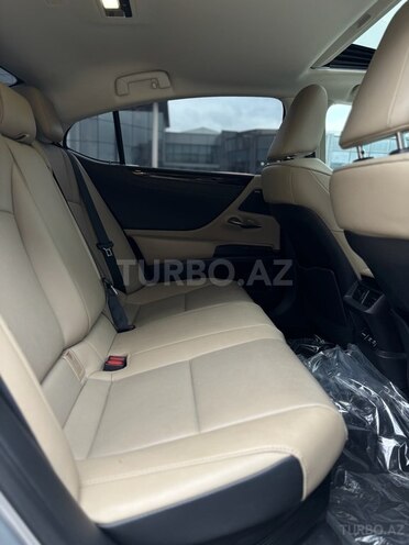 Lexus ES 300h 2021, 26,000 km - 2.5 л - Bakı
