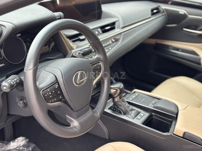 Lexus ES 300h 2021, 26,000 km - 2.5 л - Bakı
