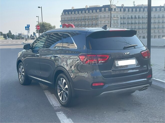 Kia Sorento-8