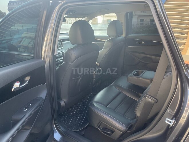 Kia Sorento-11