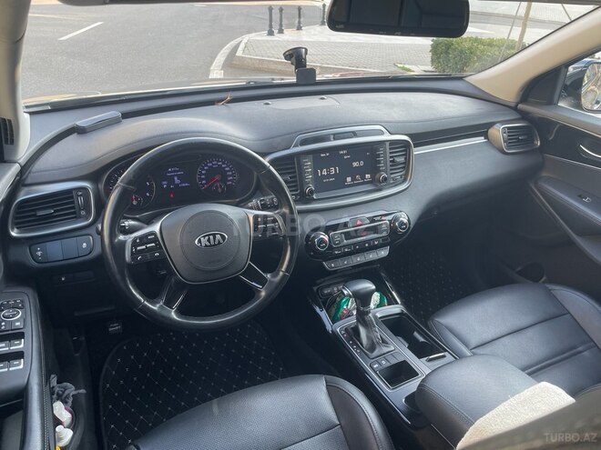 Kia Sorento-13