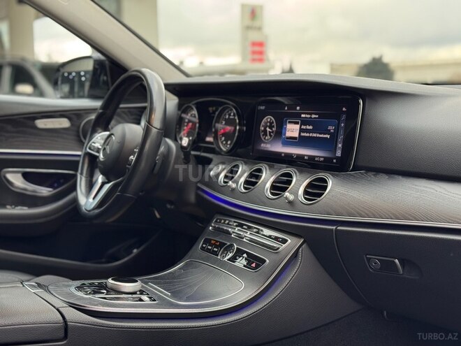 Mercedes E 200-5