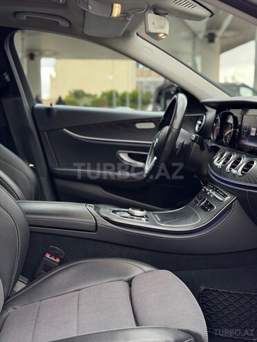 Mercedes E 200-4