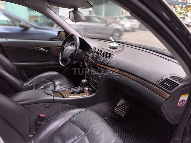 Mercedes E 220 d 2005, 393,000 km - 2.2 л - Bakı