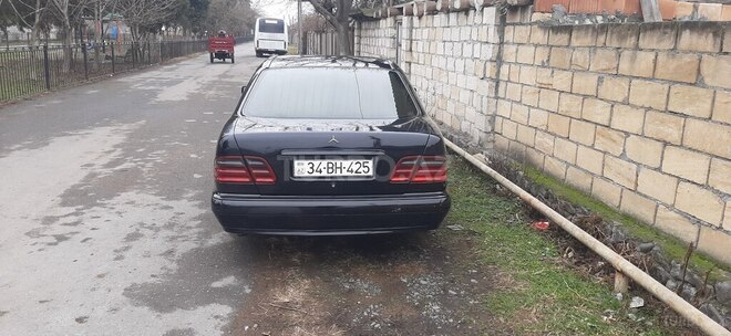 Mercedes E 200 1997, 620,000 km - 2.0 л - Qax