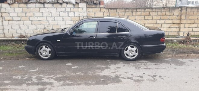 Mercedes E 200 1997, 620,000 km - 2.0 л - Qax