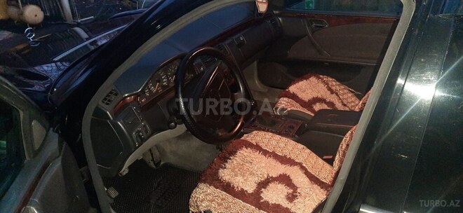 Mercedes E 200 1997, 620,000 km - 2.0 л - Qax