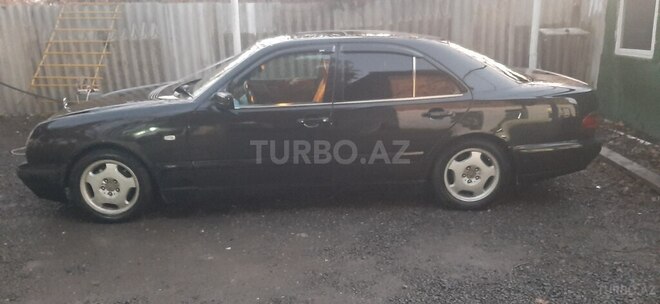 Mercedes E 200 1997, 620,000 km - 2.0 л - Qax