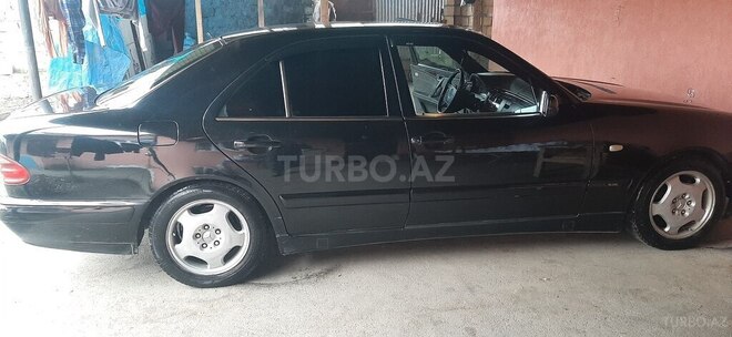 Mercedes E 200 1997, 620,000 km - 2.0 л - Qax