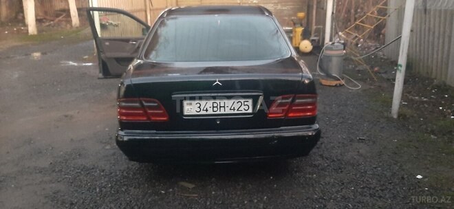 Mercedes E 200 1997, 620,000 km - 2.0 л - Qax