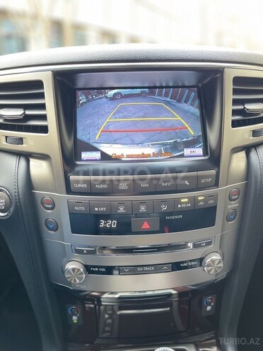 Lexus LX 570-10