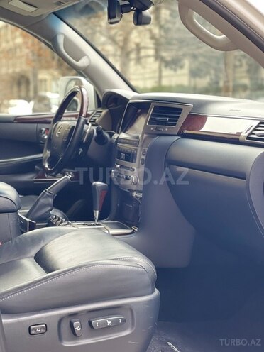 Lexus LX 570-5