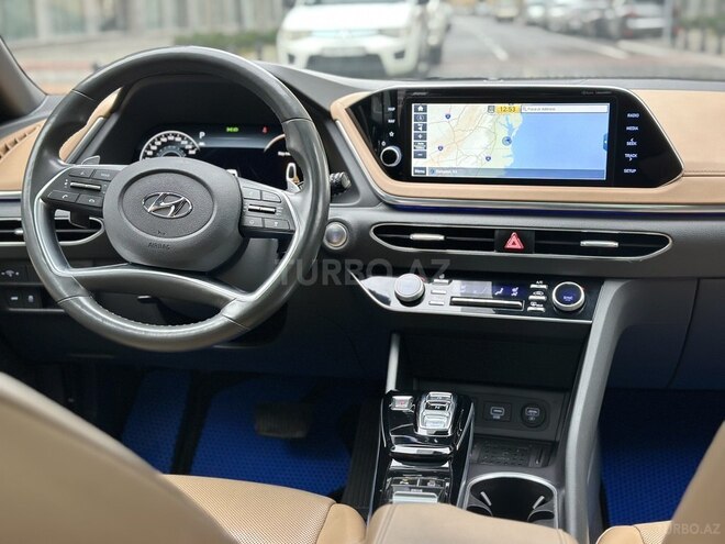 Hyundai Sonata-12