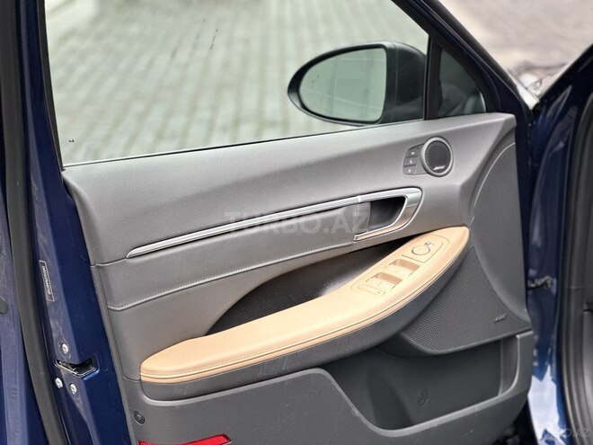 Hyundai Sonata-16