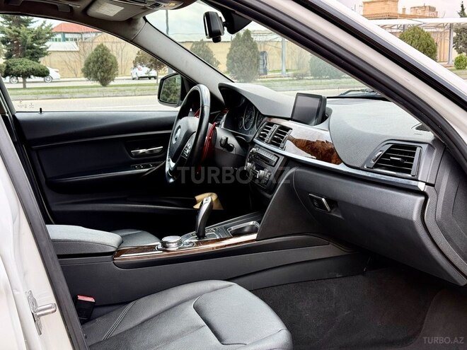 BMW 320-12