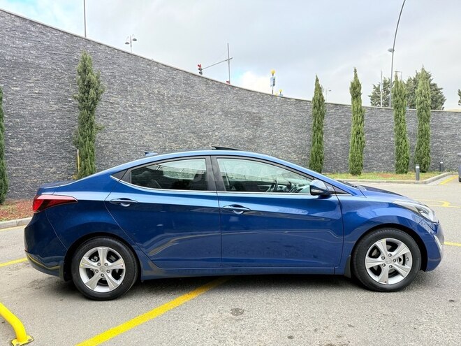 Hyundai Elantra 2015, 240,234 km - 1.8 л - Bakı
