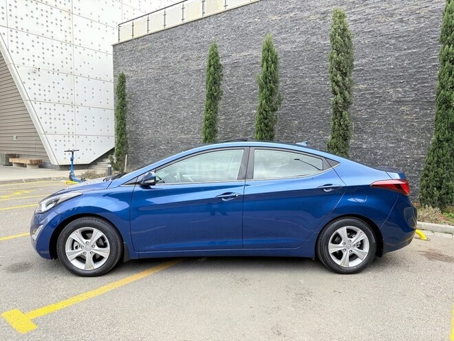Hyundai Elantra 2015, 240,234 km - 1.8 л - Bakı
