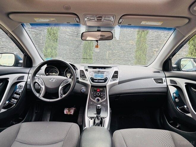 Hyundai Elantra 2015, 240,234 km - 1.8 л - Bakı