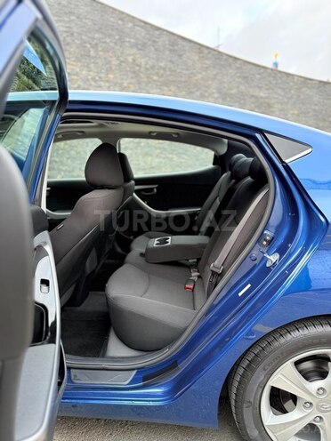 Hyundai Elantra 2015, 240,234 km - 1.8 л - Bakı