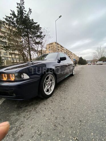 BMW 528 2001, 384,500 km - 2.8 l - Bakı
